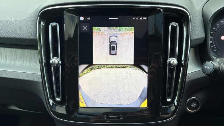 Volvo XC40 2.0 B4P Ultra Dark 5dr Auto Petrol Estate